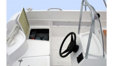 Корпусная лодка Виза-Яхт ВИЗА Легант-400L с консолью Белый цвет