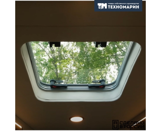 Люк палубный распашной Альбатрос 650x650