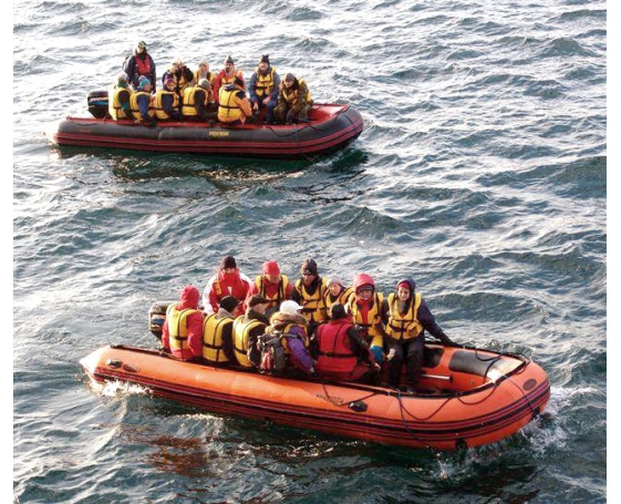 Надувная лодка Мнев Admiral ADM-610 (черный)