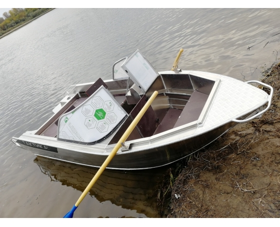 Корпусная лодка Тактика 390 DC Lite