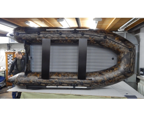 Надувная лодка REKA R310 классик (привал + лыжи) КМФ