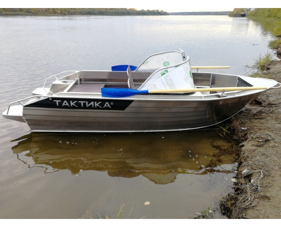 Корпусная лодка Тактика 390 DC Lite