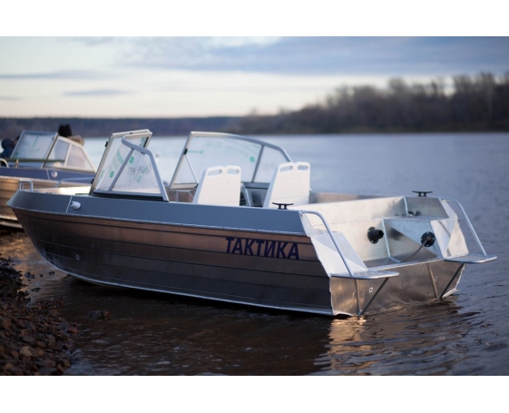 Корпусная лодка Тактика 430 DC