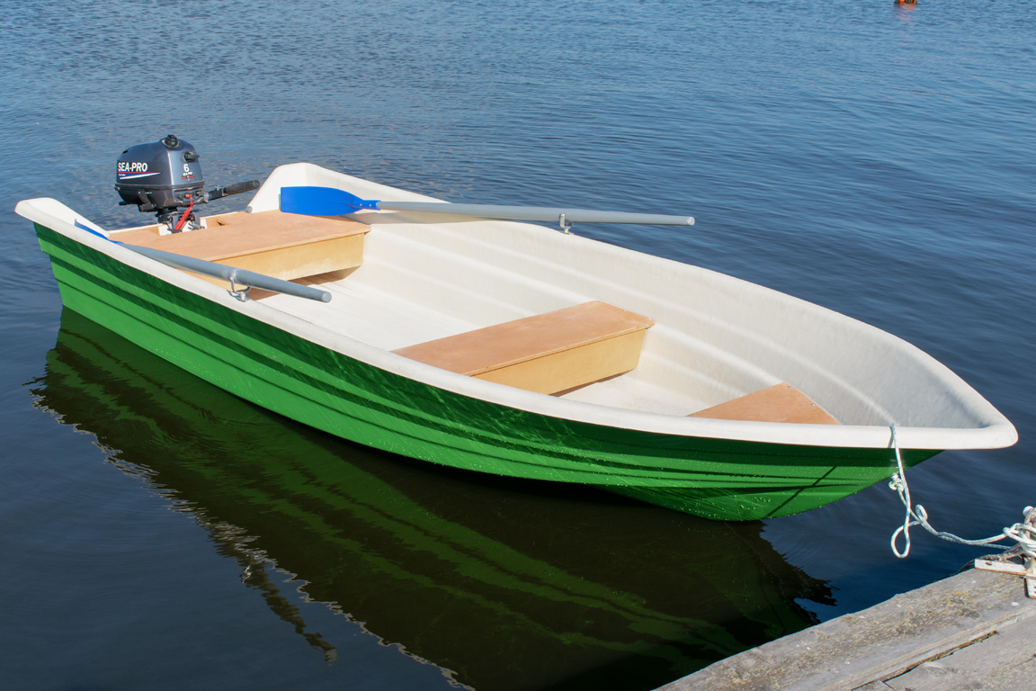 Моторные лодки спб. Лодка виза Легант 425. Лодка пластиковая Легант-425. Лодка моторная Легант 425. Стеклопластиковая лодка Navigator 390.