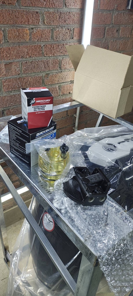 Легендарный лодочный мотор Mercury F60ELPT в максимальной комплектации 4S (машинка, прибор SC1000, винт, бак). В наличии на e-trex.ru — без ожидания! Гарантия до 3 лет. Адаптируем под водомет.