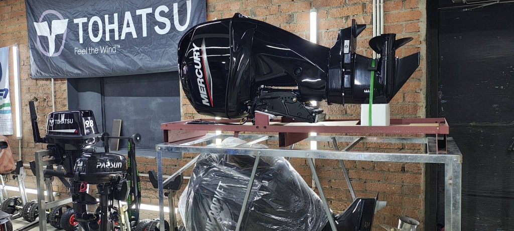 Легендарный лодочный мотор Mercury F60ELPT в максимальной комплектации 4S (машинка, прибор SC1000, винт, бак). В наличии на e-trex.ru — без ожидания! Гарантия до 3 лет. Адаптируем под водомет.